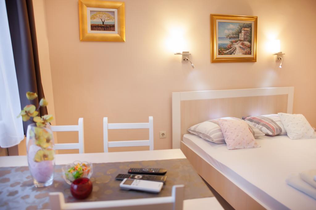 Apartment Barbara - Bojana Šibenik Exteriör bild